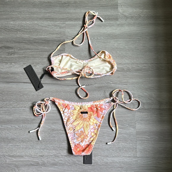 Beautiful velvet floral triangl bathing suit set. - Picture 11 of 14